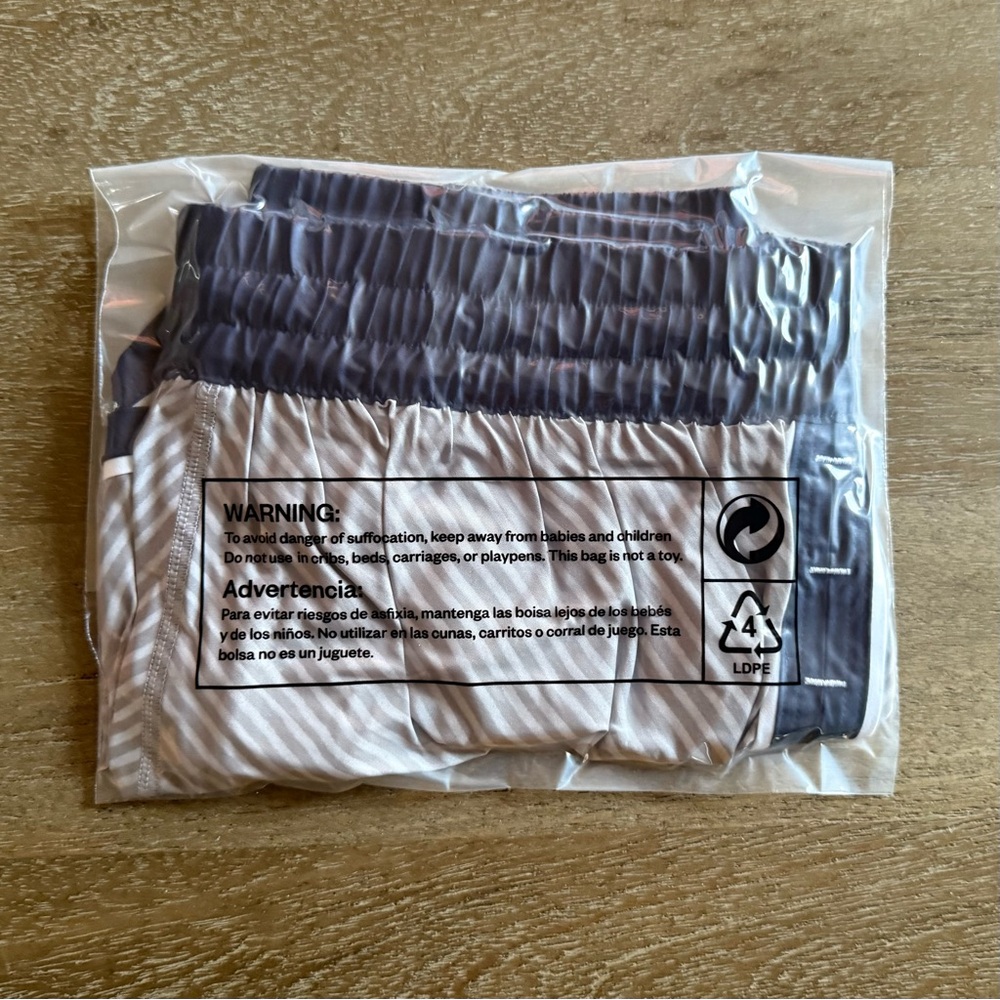 ✝️ Under Armour | LIKE NEW • Gray & Navy University of Pittsburgh Running Shorts - Picture 7 of 7